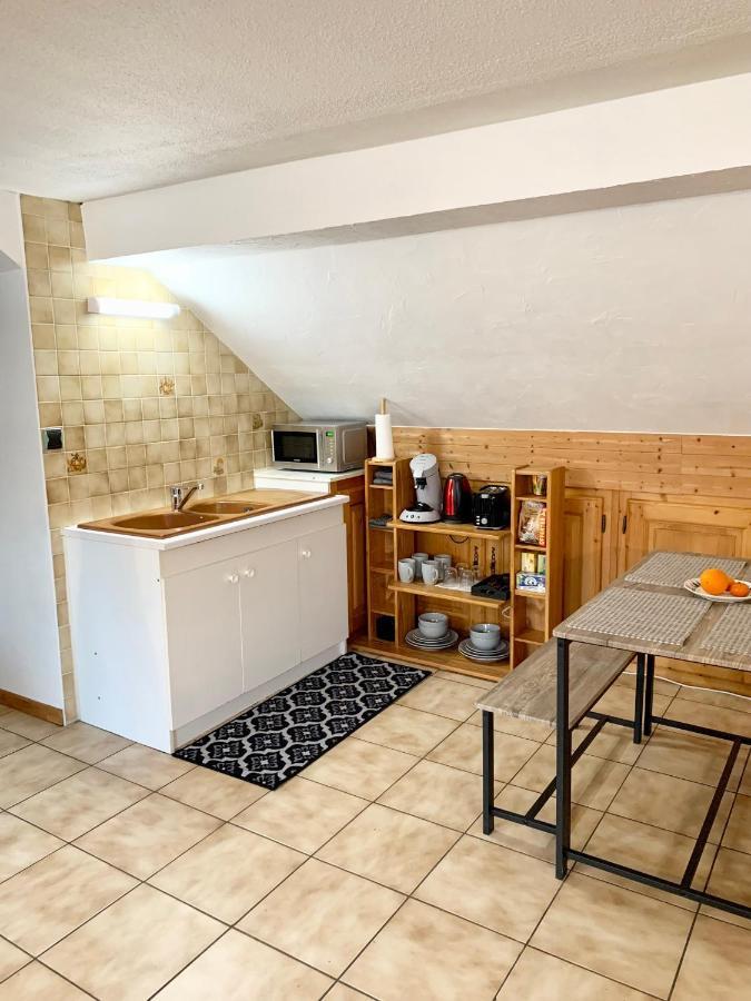Charmant Appart Sous Toits Proche Chateau Des Ducs 尚贝里 外观 照片